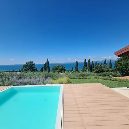 Breathtaking In Pool & Garden Μπαρντολίνο